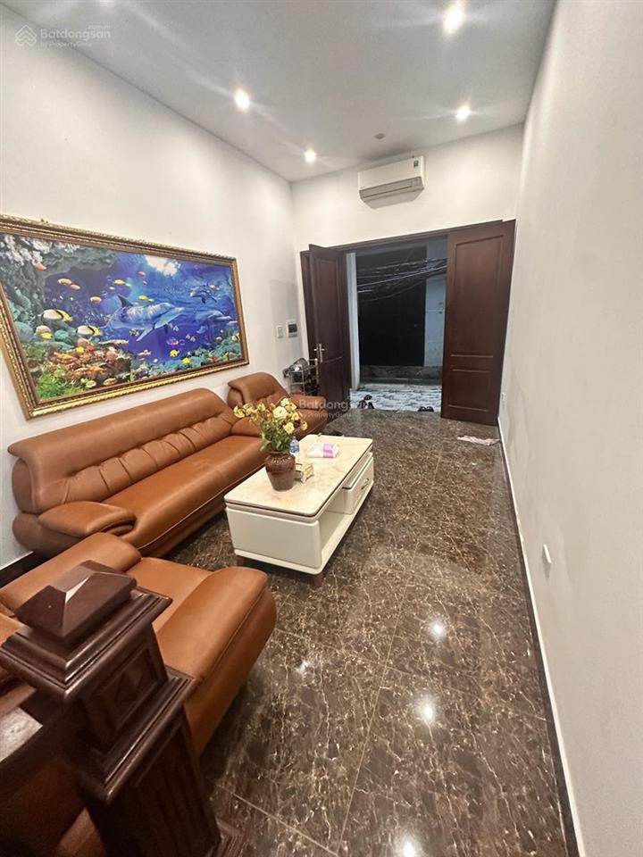Nguyễn khánh toàn 5 tầng xinh ngõ thông gần phố giá hơn 7 tỷ