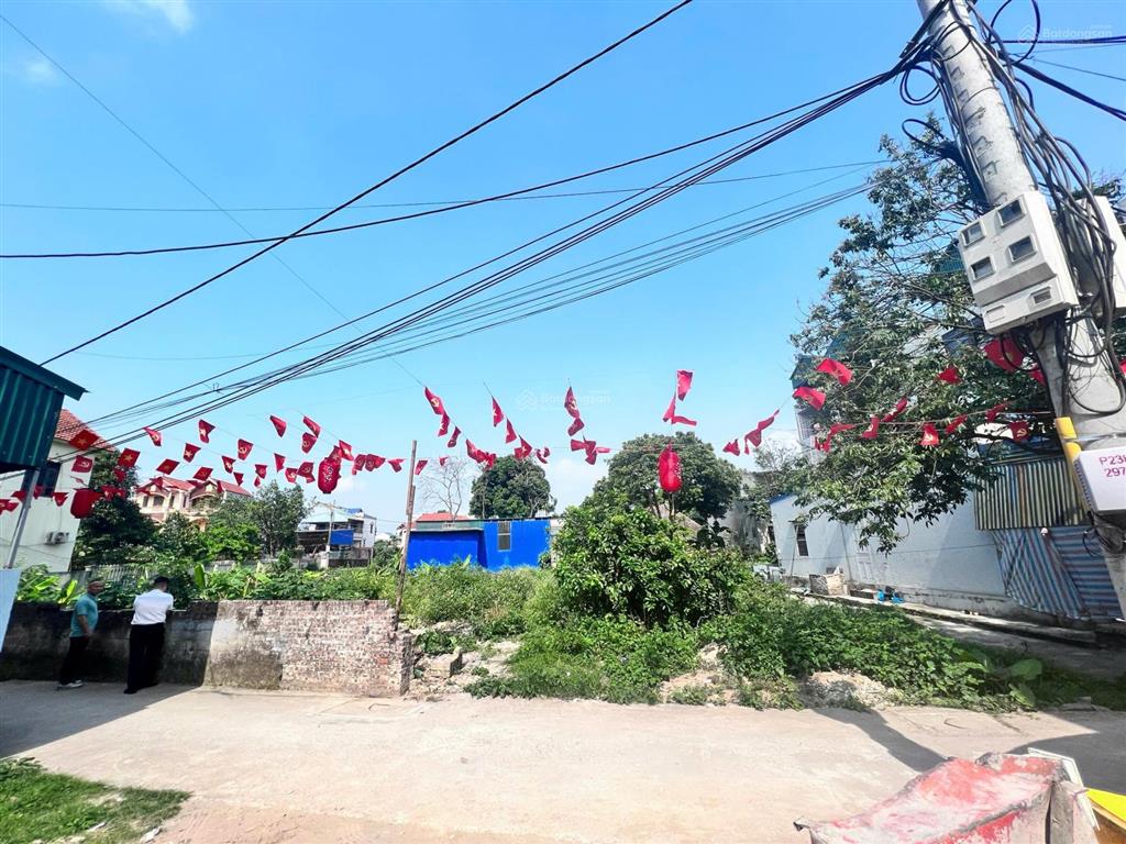 Đất gần đại học đại nam 2 mặt tiền 185m2 chỉ với 106 triệu 1 m2 chia được 3 lô