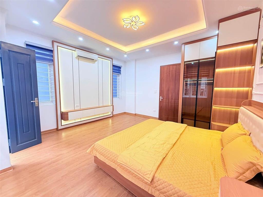 Ô tô vào tận nhà. 36m2, bán gấp nhà bùi xương trạchkhương đình