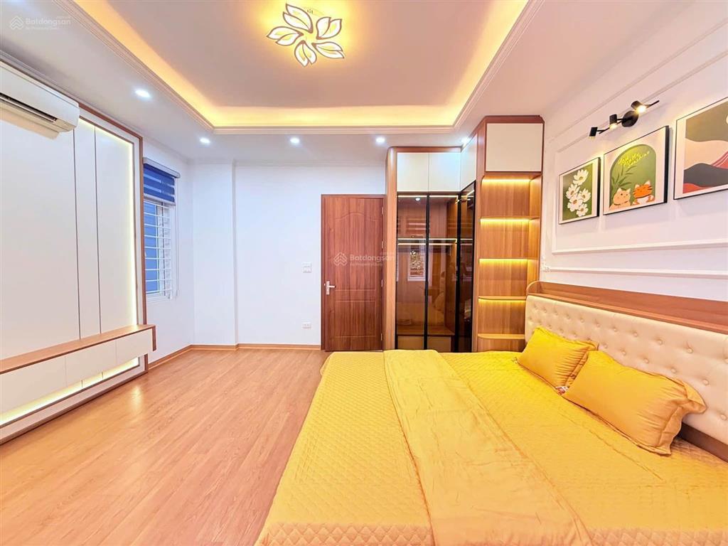 Ô tô vào tận nhà. 36m2, bán gấp nhà bùi xương trạchkhương đình