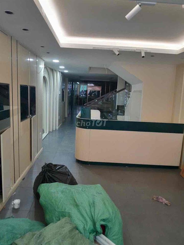 Cần Cho Thuê Nhà Nguyên Căn MT Đường Võ Văn Tần Đoạn 2 Chiều