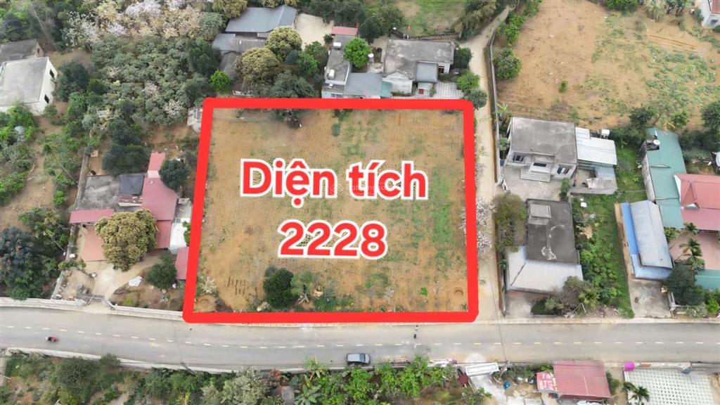 Bán lô góc bám đường nhựa giá siêu hời. tại cư yên. ls. hb
