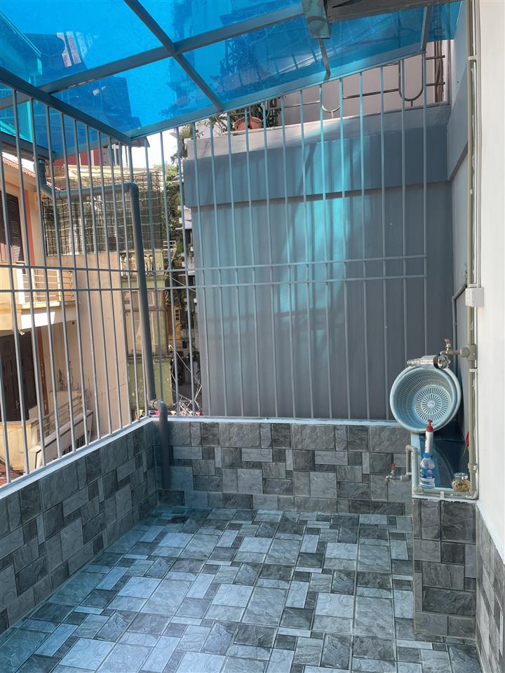 Chính chủ cần cho thuê nhà 3 tầng ở số 42B ngõ Núi Trúc, Ba Đình, Hà Nội