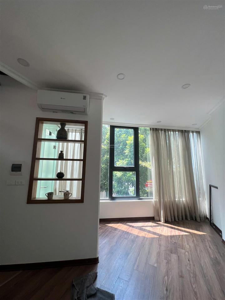 Cho thuê nhà 3 tầng lạc long quân, quận tây hồ, 60m2, kinh doanh nhỏ kết hợp ở, giá 12,9 triệu
