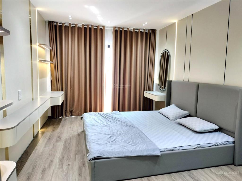 Gấp quá bán nhà trong tháng mặt phố phúc lợi  dt45m2, 6 tầng gara thang máy. giá 11.8 tỷ