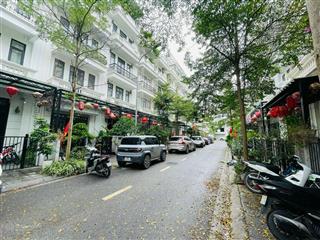 Bán nhà ở kết hợp vp công ty tiềm năng tại khu vinadic phú diễn  dt58m2 x5t, mt4.5m. giá 21.9 tỷ.