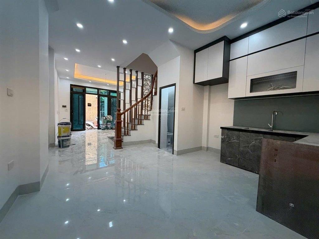 Bán nhà mới đẹp ở ngay phố đan khê  di trạch  dt 40m2, 5 tầng, mt 4m. giá 5.9 tỷ.