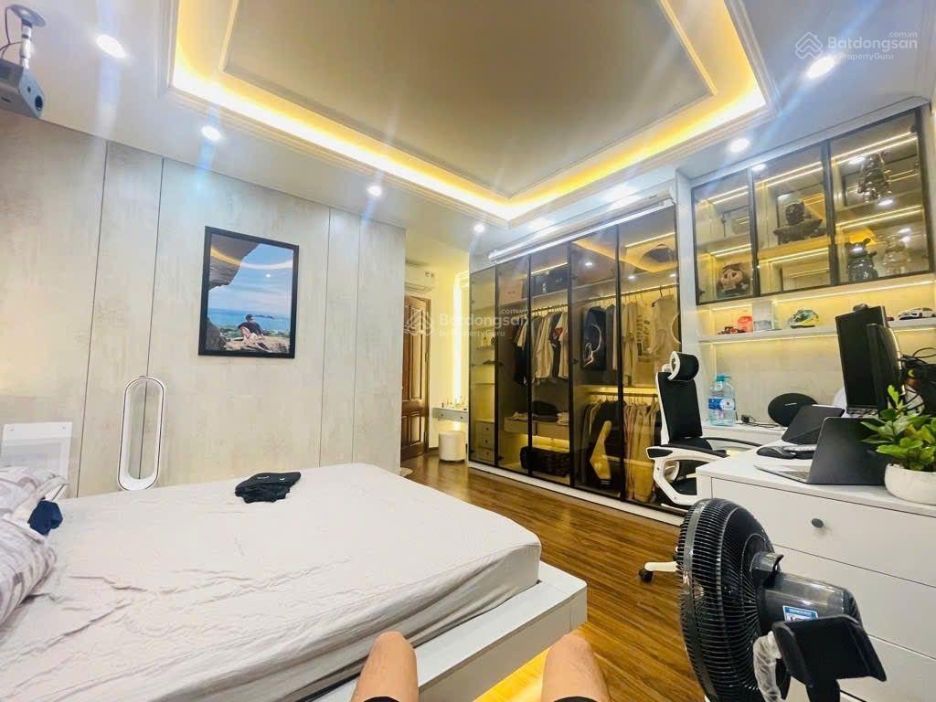 Bán nhà mới đẹp ở ngay phố đan khê  di trạch  dt 40m2, 5 tầng, mt 4m. giá 5.9 tỷ.
