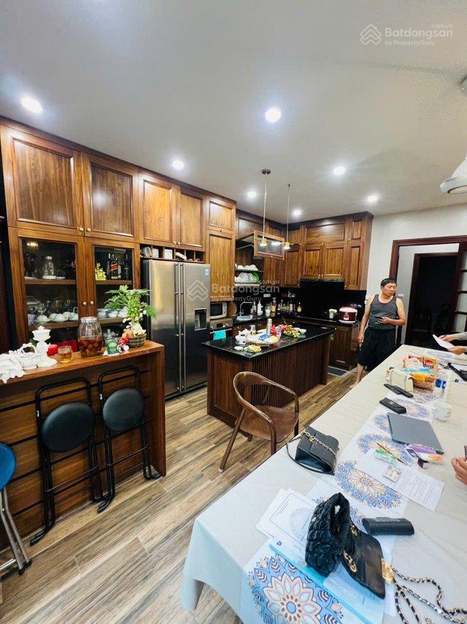 Bán gấp nhà riêng 5pn, 5wc 60m2 tại phố pháo đài láng, 18,8 tỷ