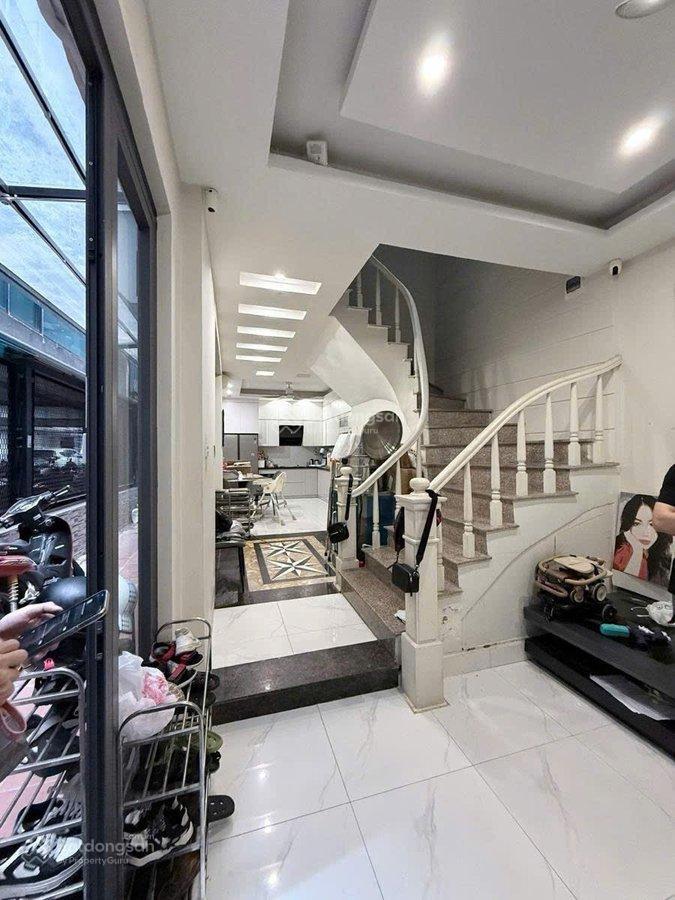 Bán gấp nhà riêng 42m2, 16 tỷ tại thái hà, phường láng hạ, quận đống đa