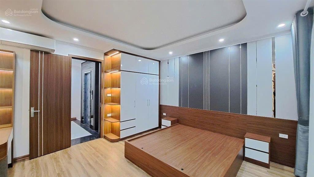 Bán nhà riêng mới 6 tầng thang máy  gara ô tô  phố thạch bàn  40m2  mt4.6m. giá 10.5 tỷ.