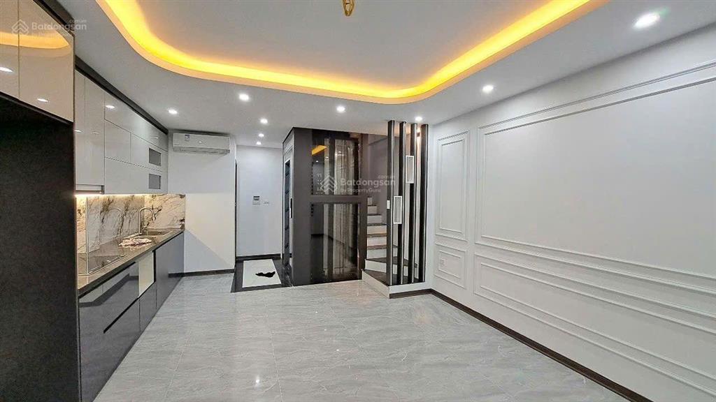 Bán nhà riêng mới 6 tầng thang máy  gara ô tô  phố thạch bàn  40m2  mt4.6m. giá 10.5 tỷ.