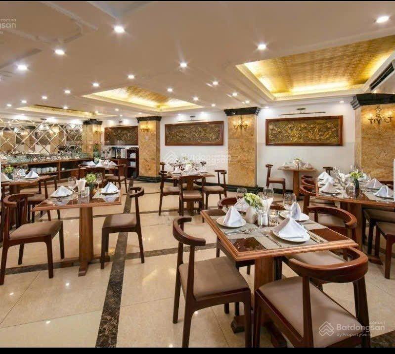 Bán nhà mặt phố phạm hồng thái  ba đình 235m2 13 tầng. doanh thu 450tr/tháng. giá 219 tỷ