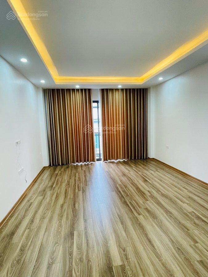 Bán nhà 7 tầng thang máy  mới vào ở luôn gara ô tô, phố yên hòa 52m2. giá 16.9 tỷ.