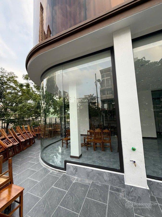 Bán nhà mặt phố lê đức thọ  nhà lô góc, vị trí độc tôn  114m2, 6 tầng, mt15m. giá 85 tỷ.