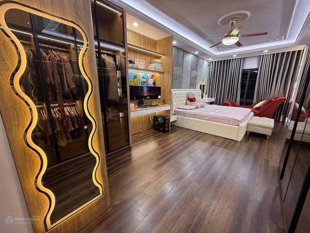 Bán nhà riêng 43m2, 7 tầng thang máy, gara ô tô phố phố hồ tùng mậu. giá 16.2 tỷ.