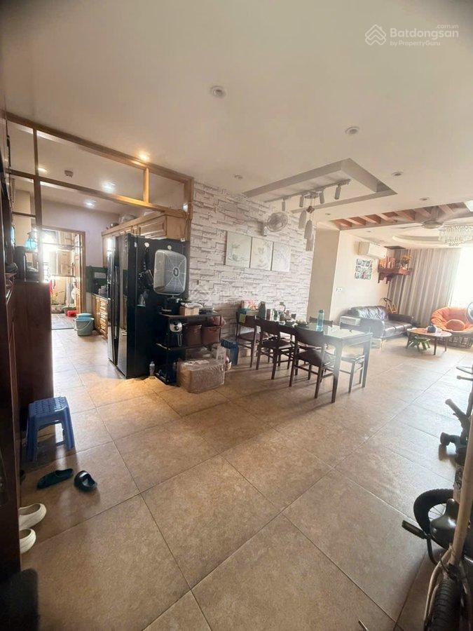 Bán căn hộ cc lô góc 03 ngủ, 4 điều hòa, tòa oct2, kđt viglacera xuân phương 107m2. giá 6.05 tỷ.