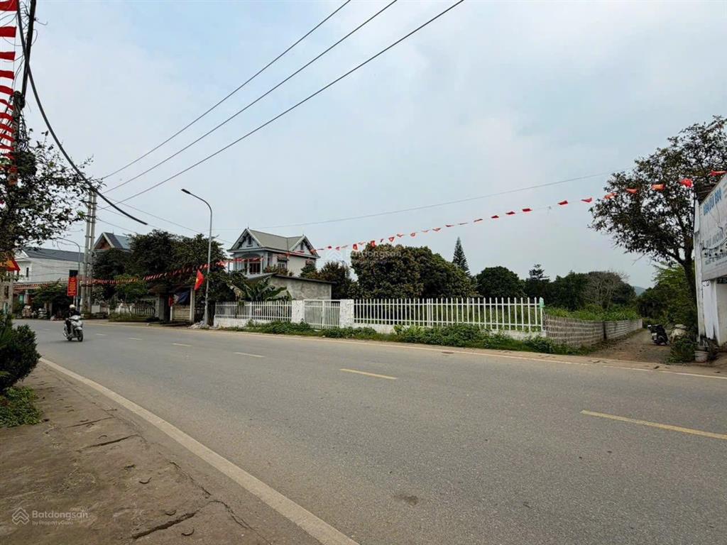 Cần bán lô đất 20m mặt đường trục khoang xanh diện tích1084m thổ cư 150m2 tại yên bài ba vì hà nội