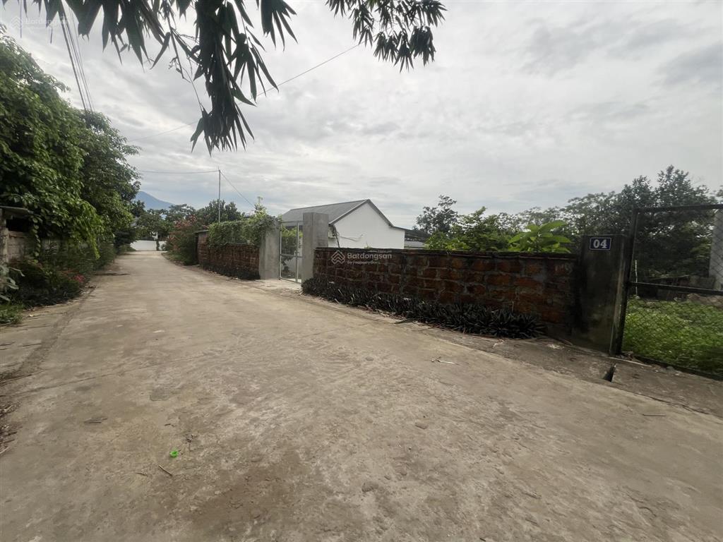 Chính chủ bán lô đất làm ngay trung tâm diện tích197m2 ffull thổ mặt tiền 9,35m tại yên bài hà nội