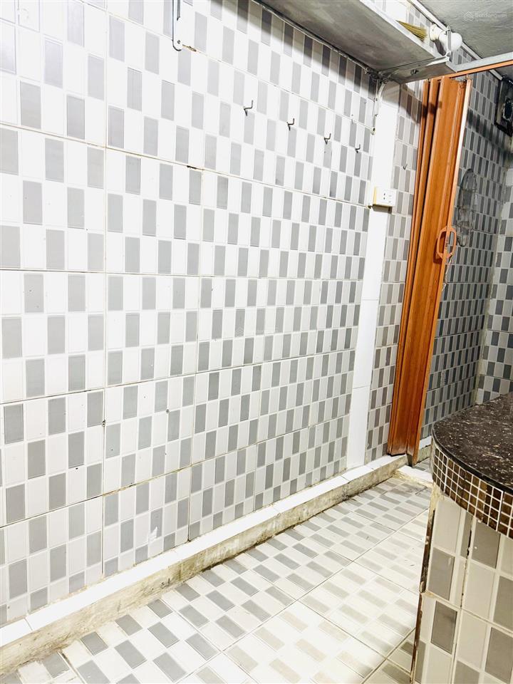 Nhà cấp 4 tập thể 30m2  hoàng quốc việt, cầu giấy  chính chủ cho thuê