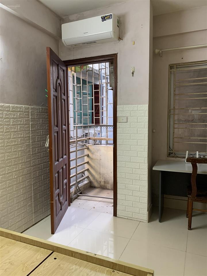 Cho thuê căn ccmn tại số 21 ngõ 1008 đường láng.