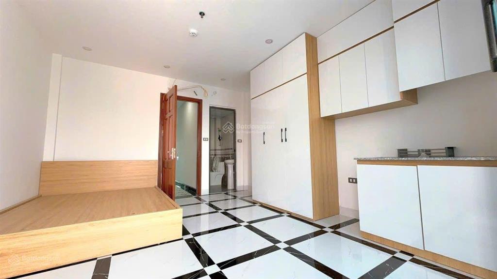 Chính chủ bán căn hộ dòng tiền 8 tầng thang máy kinh doanh ô tô đỗ cửa giá 13tỷ dòng tiền 700tr/năn