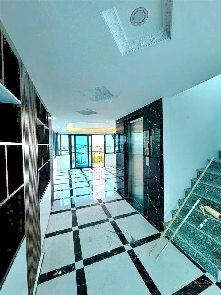 Chính chủ bán căn hộ dòng tiền 8 tầng thang máy kinh doanh ô tô đỗ cửa giá 13tỷ dòng tiền 700tr/năn