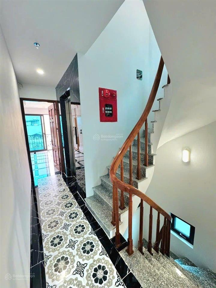 Chính chủ bán căn hộ dòng tiền 8 tầng thang máy kinh doanh ô tô đỗ cửa giá 13tỷ dòng tiền 700tr/năn