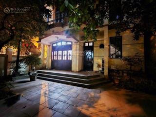 Chính chủ tôi cần bán nhà hoàng đạo thành biệt thự giữa lòng phố 3 mặt thoáng ô tô chạy quanh