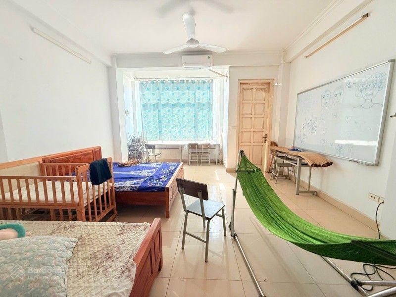 Chính chủ tôi cần bán gấp nánh 7t thang máy dt90m2 ô tô vào nhà,dùng đỗ,đc giang văn minh ba đình