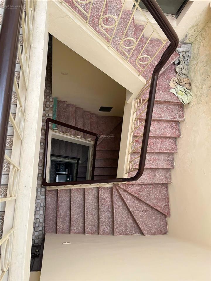 Cc tôi bán nhà yên láng đống đa
siêu hiếm 2 mặt thoáng dt65m | xd 4 tầng khung cột.giá 14.8 tỷ