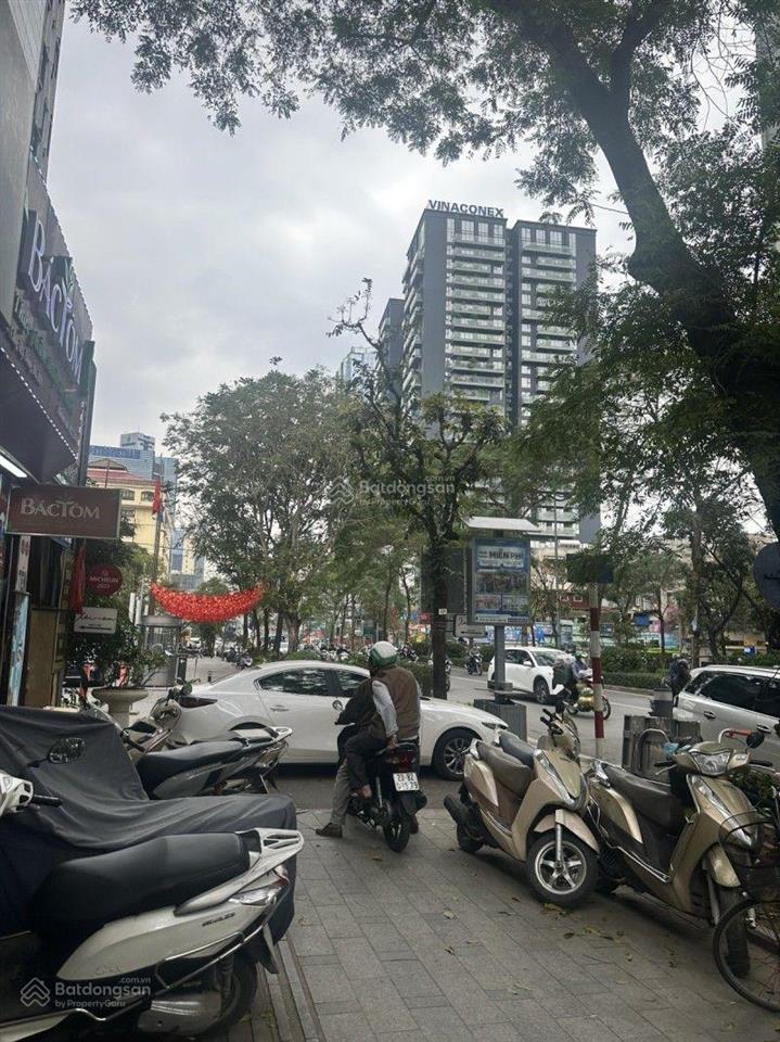 Cần thanh khoản gấp tòa nhà lô góc trần quốc vượng dt131m2 xd8 tầng thang máy dòng tiền 1.8tỷ/nắm