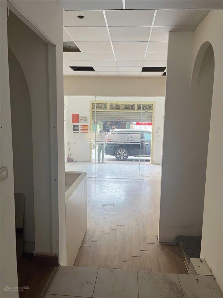 Chính chủ cần bán siêu phẩm mặt phố hoàng ngân lô góc 3 thoáng kinh doanh đỉnh dòng tiền khủng