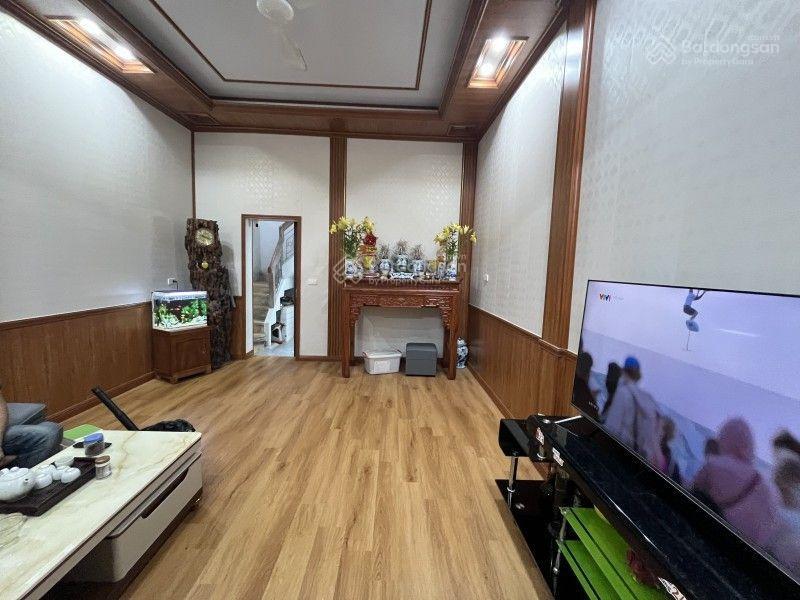 Chính chủ bán nhà riêng đặng tất giá 27tỷ,dt70m2 sát phố,kinh doanh ôto đỗ cửa,hiếm
ba đình hà nội