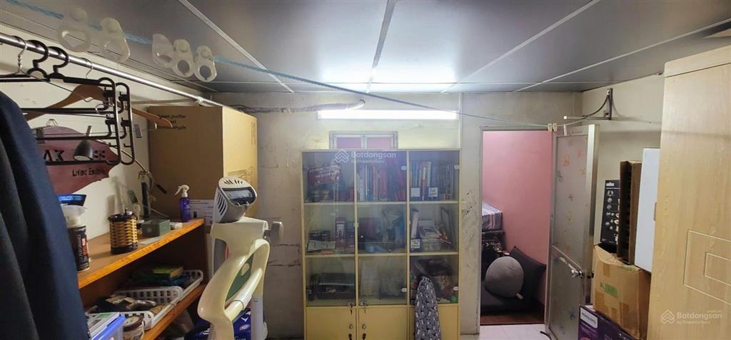 Cần bán gấp căn hộ tập thể thành công dt sổ 34/75m2 sử dụng thực tế 75m2. thiết kế 2 ngủ