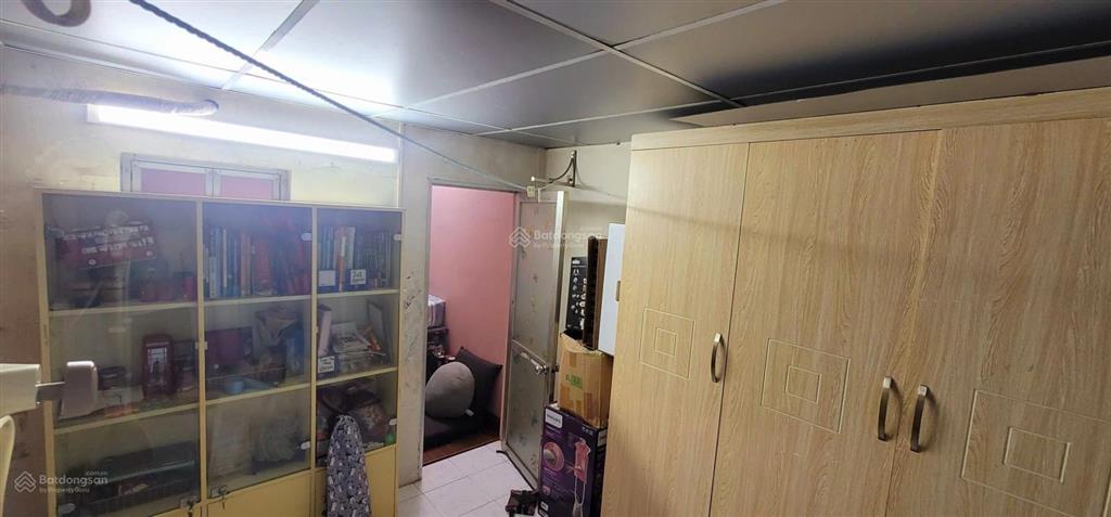 Cần bán gấp căn hộ tập thể thành công dt sổ 34/75m2 sử dụng thực tế 75m2. thiết kế 2 ngủ