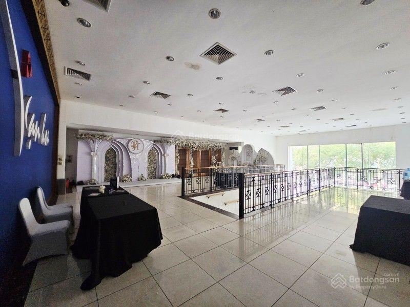 Cần bán siêu phẩm nhà,đất vàng,mỹ đình dt 1.520m2 giá hơn 300tr/m2 full thổ cư ở lâu dài vị trí đẹp