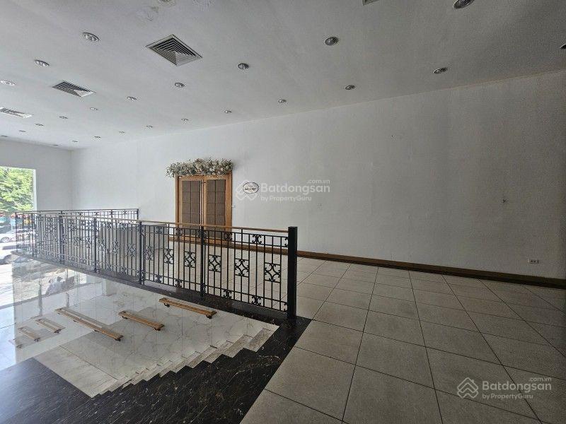 Cần bán siêu phẩm nhà,đất vàng,mỹ đình dt 1.520m2 giá hơn 300tr/m2 full thổ cư ở lâu dài vị trí đẹp