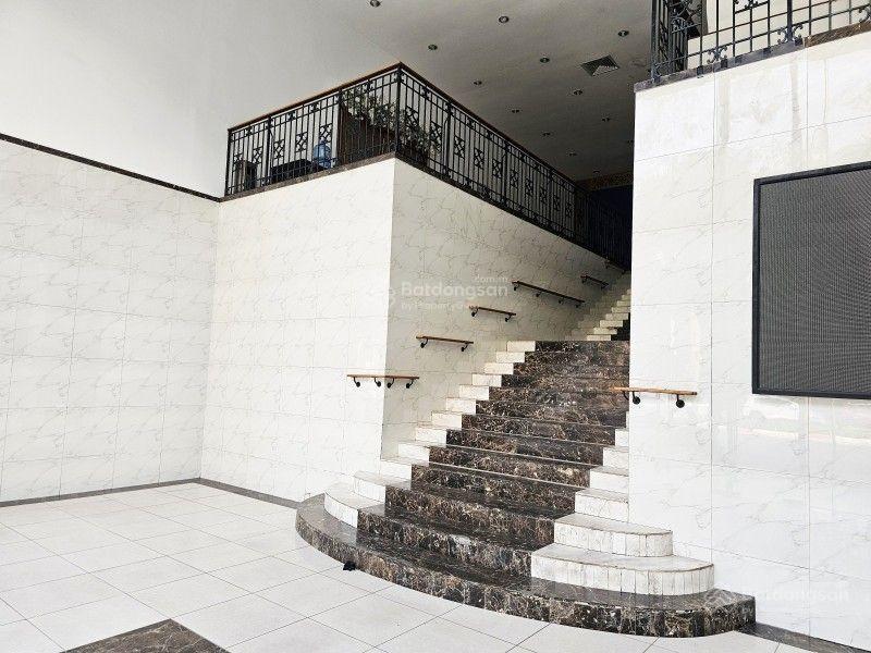 Cần bán siêu phẩm nhà,đất vàng,mỹ đình dt 1.520m2 giá hơn 300tr/m2 full thổ cư ở lâu dài vị trí đẹp