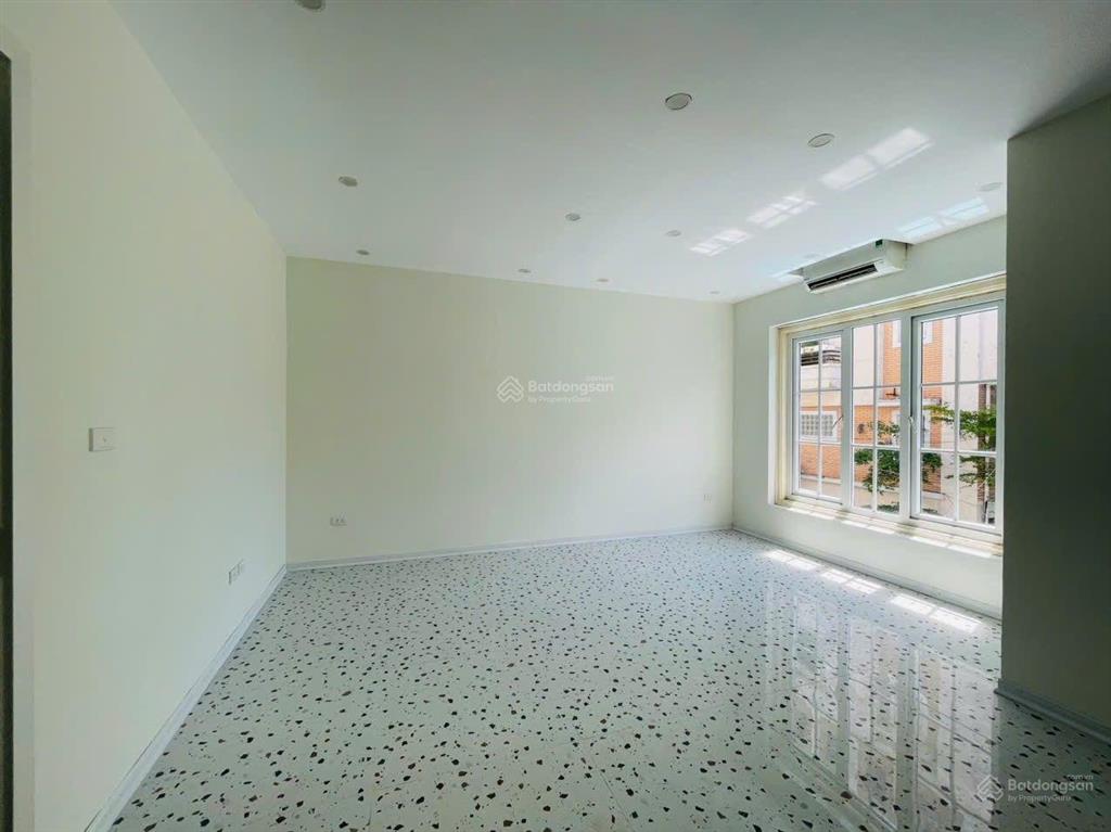 Bán nhà 83m2 phân lô vip hoàng hoa thám ô tô tránh vỉa hè 4tầng thang máy, kinh doanh mặt tiền rộng