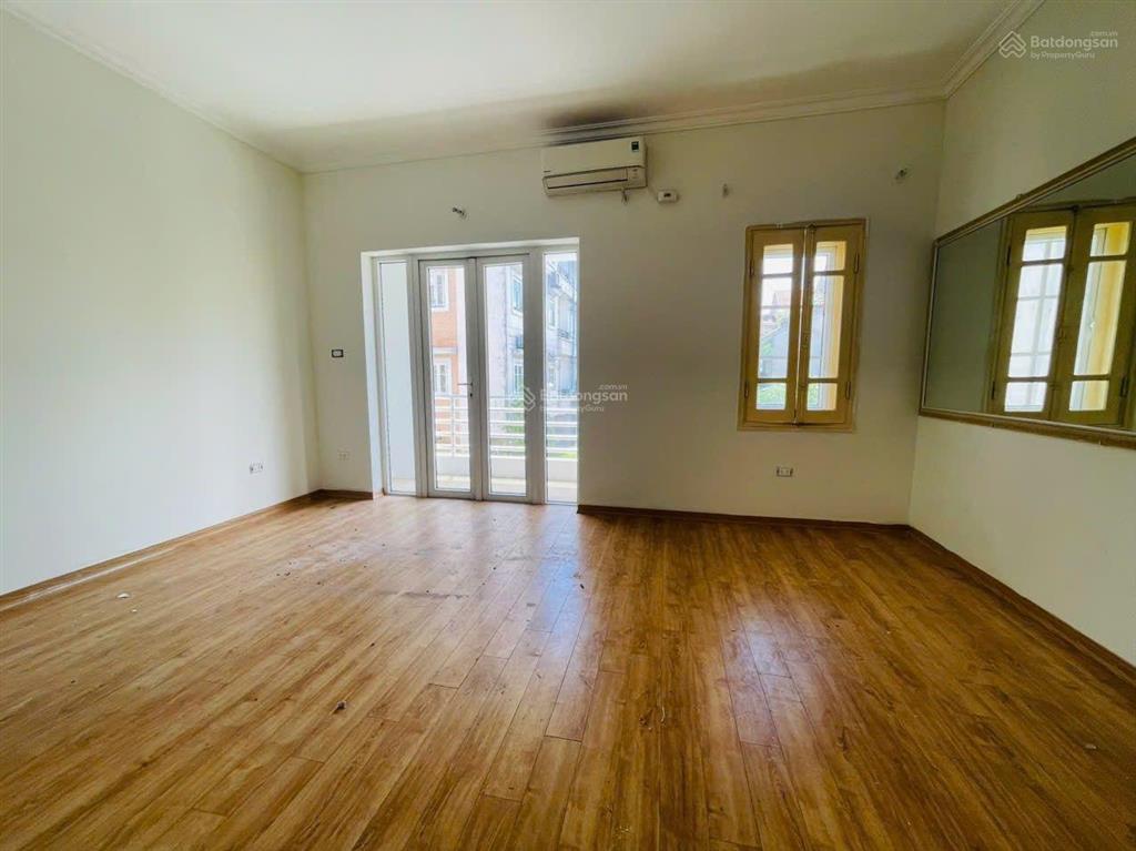 Bán nhà 83m2 phân lô vip hoàng hoa thám ô tô tránh vỉa hè 4tầng thang máy, kinh doanh mặt tiền rộng
