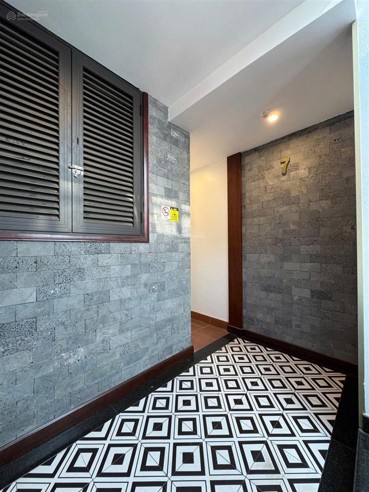 Bán gấp nhà riêng 11 căn hộ, 29 giường, 12 wc, 210m² tại trịnh công sơn, xuân la, tây hồ, 142 tỷ