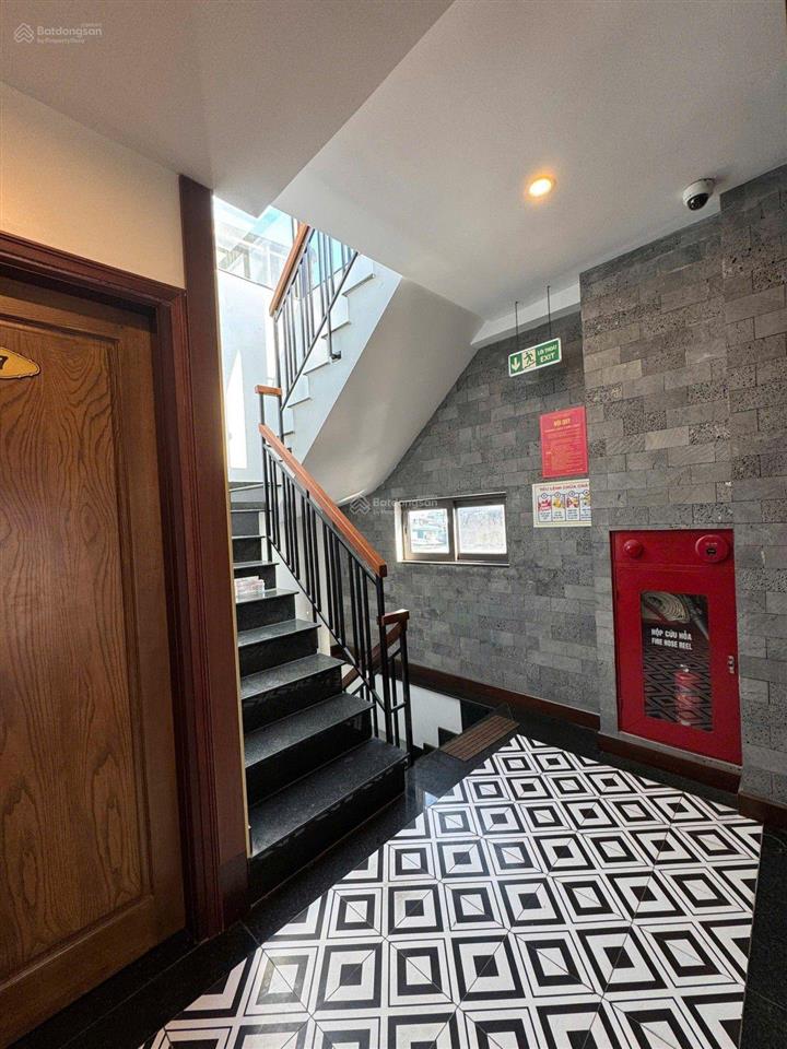 Bán gấp nhà riêng 11 căn hộ, 29 giường, 12 wc, 210m² tại trịnh công sơn, xuân la, tây hồ, 142 tỷ