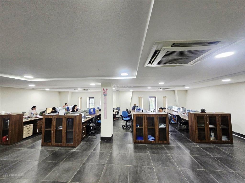 Cần thanh khoản gấp tòa văn phòng mặt phố tại five star mỹ đình, 136 tỷ, 320m², sổ đỏ chính chủ