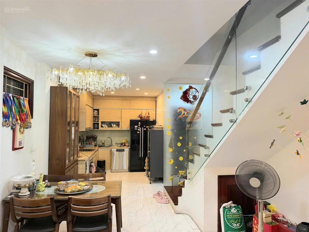 Chính chủ kẹt tiền bán nhà riêng 60m2 tại thành công, q.ba đình, hà nội chỉ với giá ưu đãi 15,2 tỷ