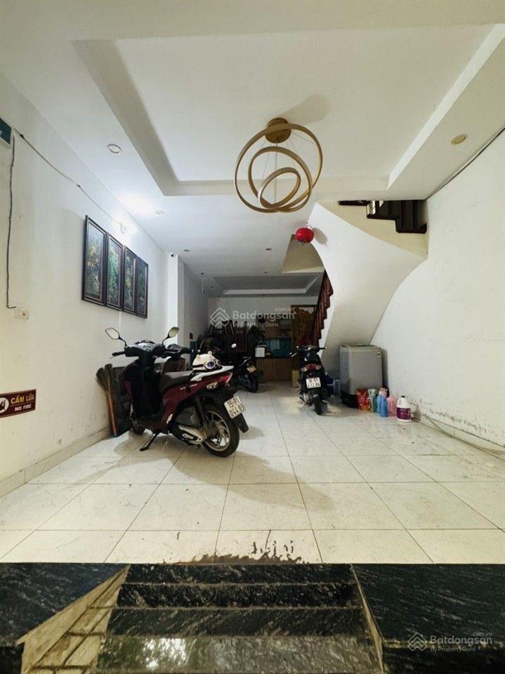 Bán nhà riêng tại phố chùa bộc, giá ưu đãi 12,9 tỷ, 40 m2, nội thất đầy đủ