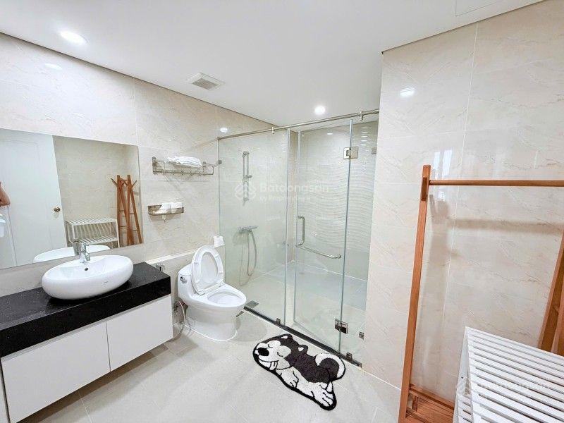 Chính chủ cần bán căn hộ 3pn, 2wc, 133m2 tại royal city, thanh xuân, hà nội, 20,5 tỷ view đẹp tòa