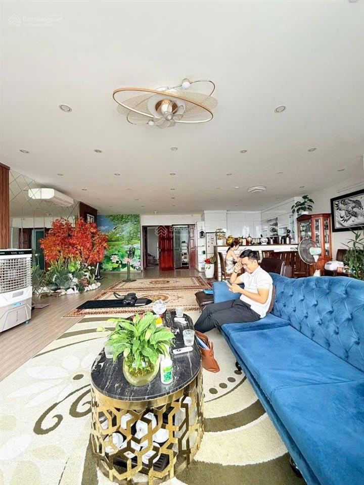 Nhà có việc cần bán gấp căn hộ chung cư cao cấp siêu rộng hà nội 206m2, 4pn 4wc, vị trí vàng 12.3tỷ