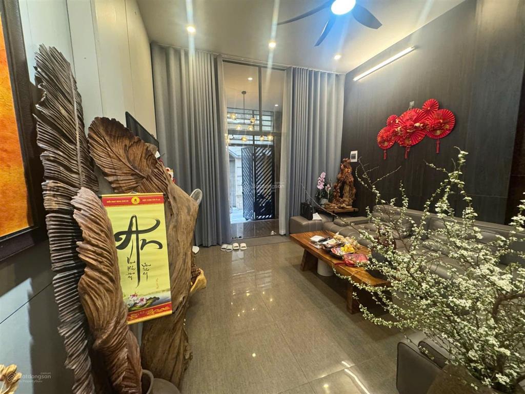 Gia đình có việc gấp hạ giá 4.1 tỷ bán nhà riêng 75 m2 tại đồng tâm, 17,9 tỷ giá tốt so với khu vực