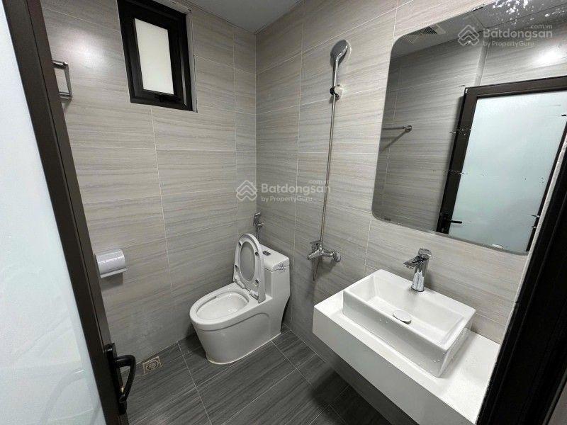 Cần bán gấp nhà đội cấn ba đình tòa căn hộ dịch vụ cao cấp 8 tầng 24 căn hộ dòng tiền 2.1 tỷ/năm